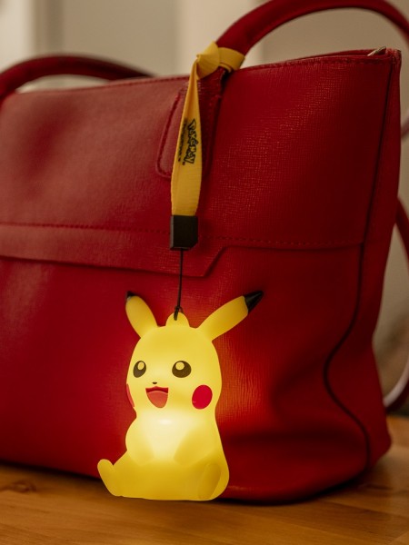 Pokémon - Pikachu mit Lichteffekt/Light-up 9cm