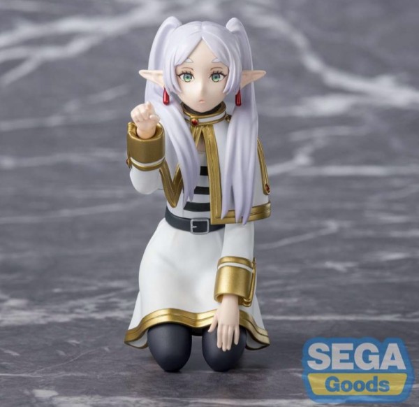 Frieren - Frieren Poking Something Perching Fig.