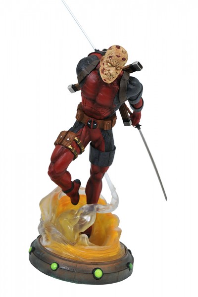 Marvel Gallery - Unmasked Deadpool Statue