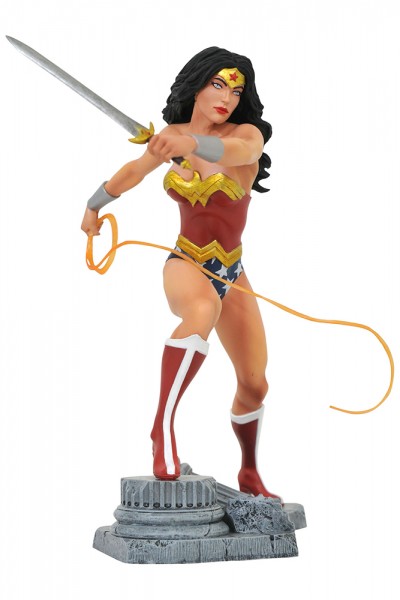 DC Gallery - Wonder Woman Lasso Comic Fig.